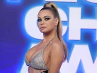 Hviezda (53) Baywatchu OPÄŤ ZADANÁ: Jej srdce si získal známy tartér!