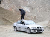 Luca Brassi ukradol a podpálil auto