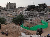 Amnesty International obtožila Hamas zločinov proti človečnosti, Hamas zavrača obtožbe.