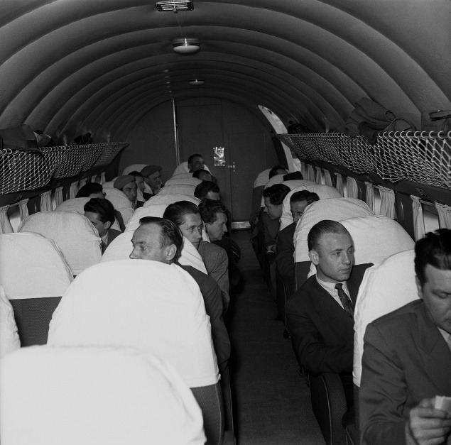 18. apríl 1956 v Tatrách. Otvorenie dopravy na nových leteckých linkách.