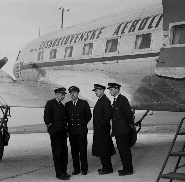 18. apríl 1956 v Tatrách. Lietadlo s prvými cestujúcimi z Vysokých Tatier do Prahy na novootvorenej linke riadila posádka pod vedením veliteľa Bohumila Herejka.