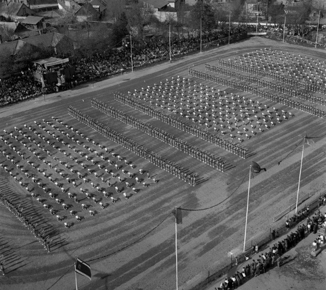 1. máj 1955 - okresná spartakiáda v Komárne