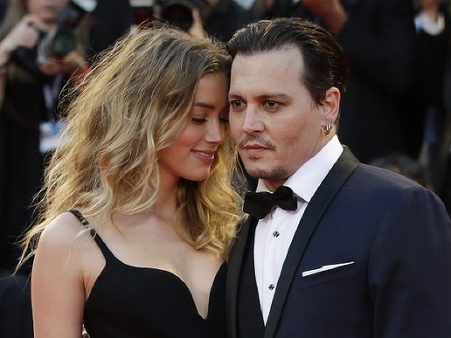 Kedysi pôsobili ako zamilovaný pár, dnes sa ťahajú po súdoch. Amber Heard obviňuje Johnnyho Deppa z domáceho násilia. 