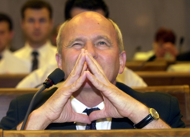 František Mikloško 1. júla 2003 počas 13. schôdze zákonodarného zboru.