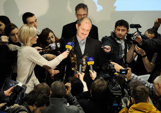 20. decembra 2013 v Banskej Bystrici počas slávnostného zasadnutia zastupiteľstva Banskobystrického samosprávneho kraja sa ujal svojej funkcie novozvolený predseda Marian Kotleba.