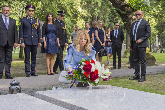 Na Ondrejskom cintoríne položila kvety na hrob Michala Kováča
