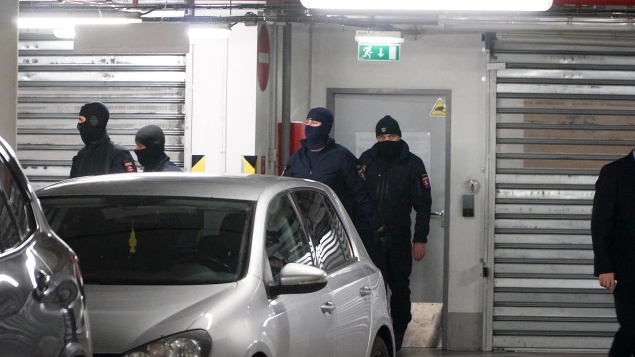 Elitní policajti v piatok od rána prehľadávali aj bratislavský hotel, ktorý patrí Jurajovi Širokému.