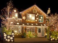 Krásne dekorácie sú REÁLNA HROZBA! Jedna chyba a je po Vianociach: Najrizikovejšie sú TIETO ozdoby