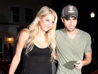 Krajšiu FOTO dnes neuvidíte! Anna Kurnikova a Enrique Iglesias ukázali všetky svoje deti