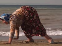 Označili ich za ANOMÁLIU ľudského druhu: Rodina v Turecku chodí iba po štyroch! Vedec im dal chodítko a... to je ZÁZRAK