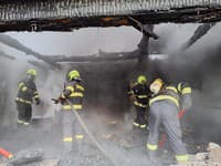 Požiar chaty v obci Čremošné v okrese Turčianske Teplice.