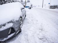 Situácia po rannom snežení v Rajci