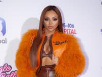 Ďalšia rana po KRUTEJ diagnóze dvojičiek: Slávna speváčka ostala na ne sama!