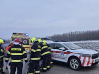 Dopravná nehoda medzi obcami Svätý Peter a Hurbanovo.