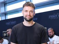 Sulík pol roka po ROZCHODE: Nová priateľka? Na plese bol s TOUTO sympatickou brunetkou!