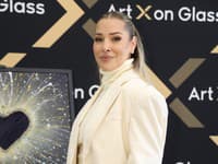 Dominika Cibulková na výstave artefaktov švajčiarskeho ateliéru Art X on Glass