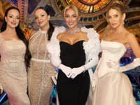 Slovenky boli na plese prekrásne. 