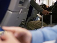 Nezapli ste si LETOVÝ režim? TOTO počujú piloti v slúchadlách, keď IGNORUJETE ich prosby! Prestaňte s tým