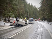 Husté sneženie ochromilo dopravu: Horský priechod Vernár je neprejazdný
