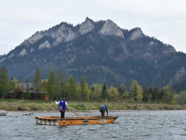 Muž si poranil krčnú