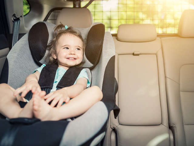 Keď rozhodujú sekundy: Takmer desiatka autosedačiek predstavuje pre deti RIZIKO! dTest prináša znepokojivé závery