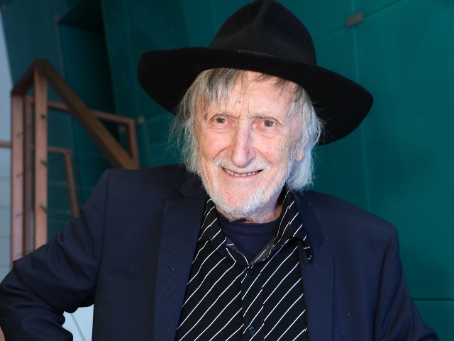 Jakubiskova niekdajšia milenka: Jedna