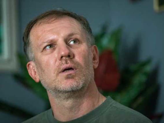 Mama spáchala samovraždu, otec