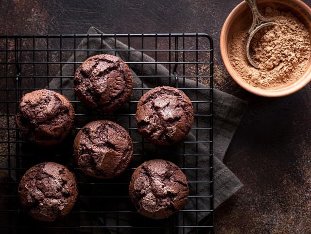 Recept na dnes: Espresso muffiny s čokoládou pripravíte aj bez mixéra – zaručene im neodoláte!
