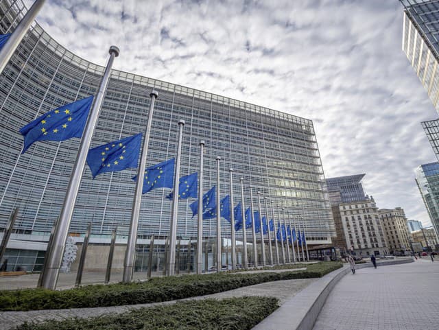 Brusel sa obáva dezinformačných kampaní pred voľbami do Európskeho parlamentu