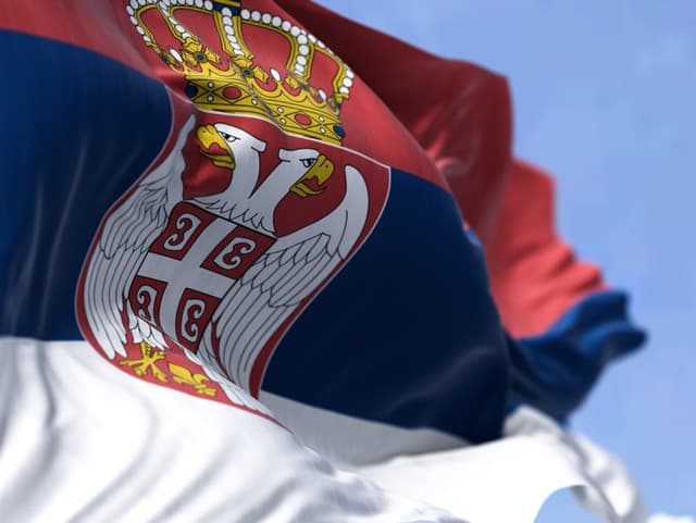 Srbský parlament potvrdil novú