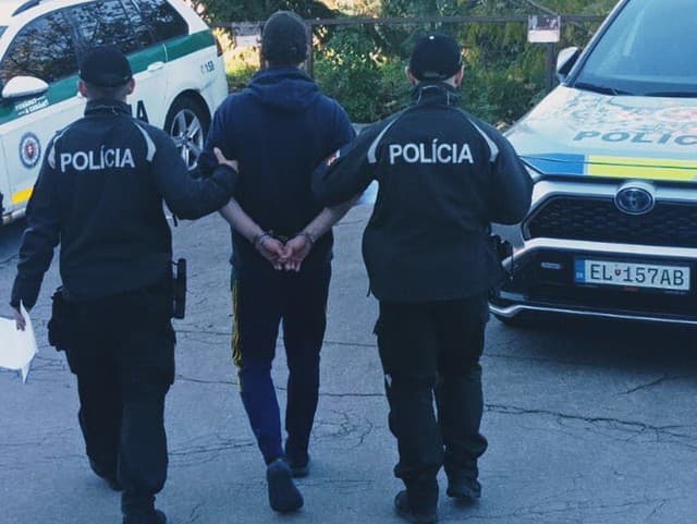 Policajná akcia v Banskej