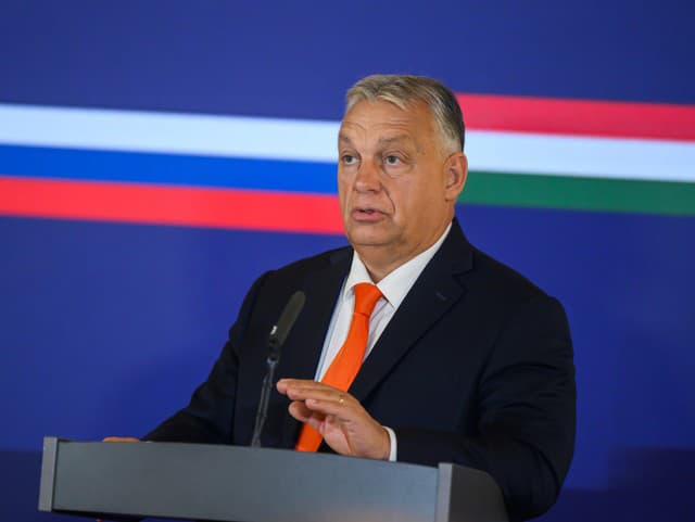 Orbán mimoriadne zvolal Radu