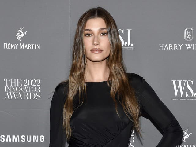 Hailey Bieber 