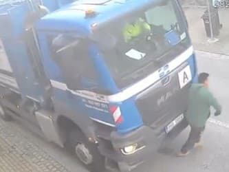 Smetiarske auto v Trhových