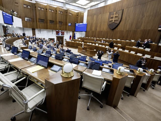 Ostrá kritika opozície v