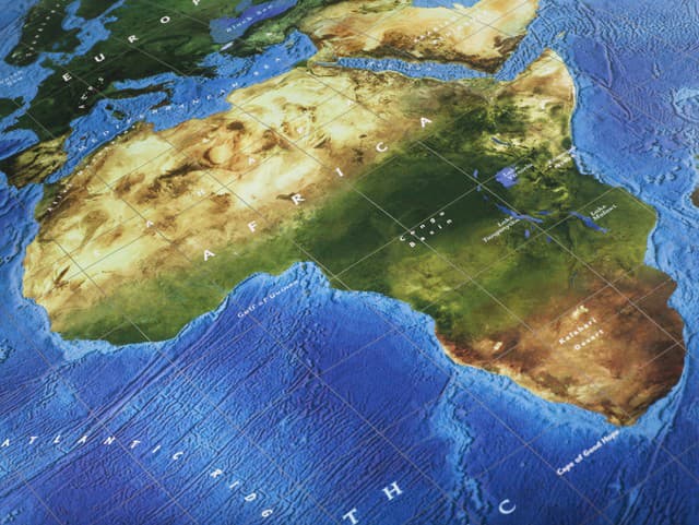 Afrika sa doslova TRHÁ