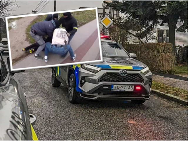 Policajný zásah na zastávke