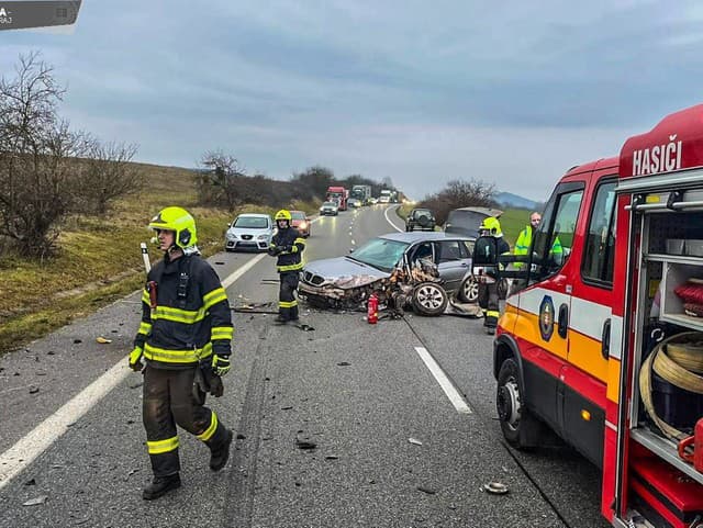 AKTUÁLNE Čelná zrážka dvoch
