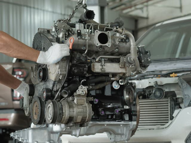 Zákaz spaľovacích motorov v