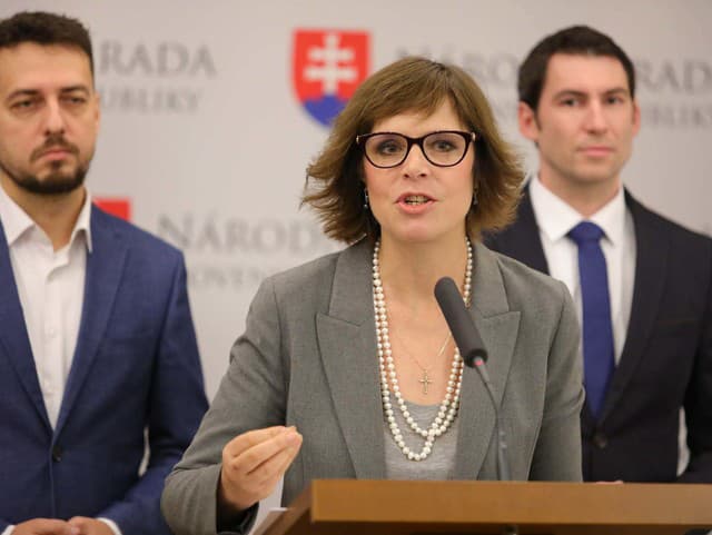 Pellegrini má na stole