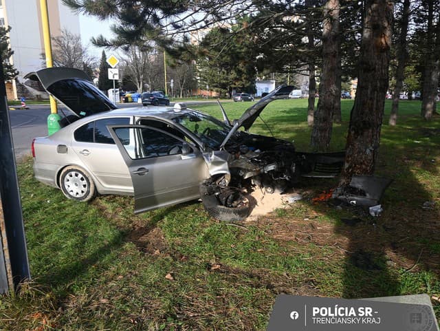 Polícia vyšetruje nehodu taxíka: