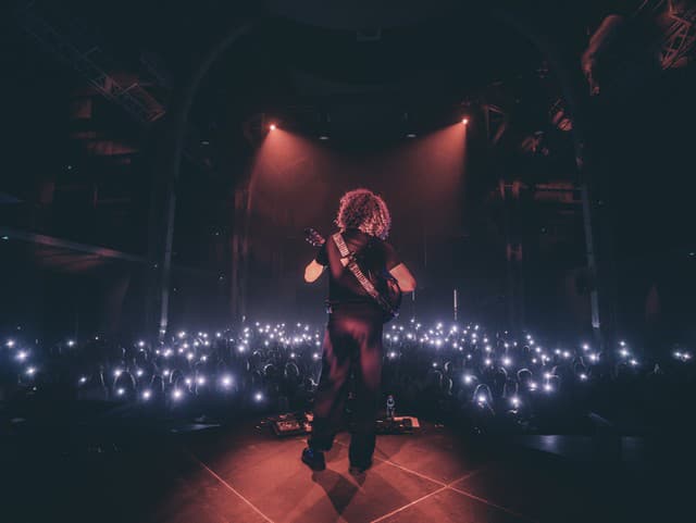 Dávid Bílek posúva Gitarovú