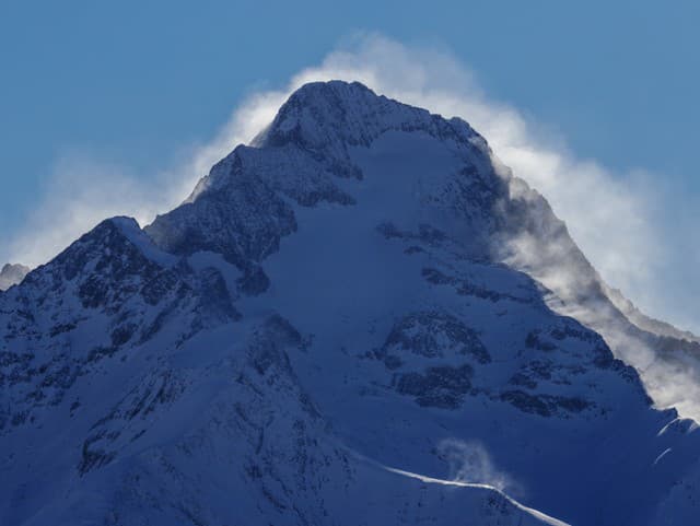 Silný vietor paralyzoval Tatry: