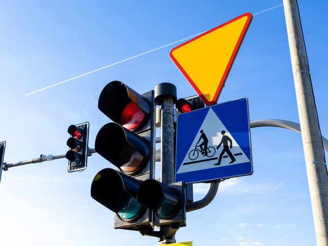 Semafory menia pravidlá: Ku