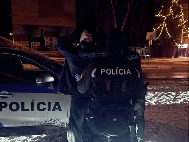 Policajti z Prievidze obvinili
