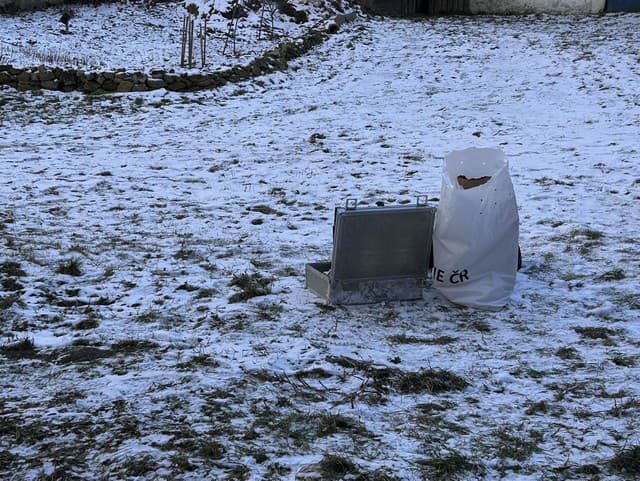 Policajti už druhý deň