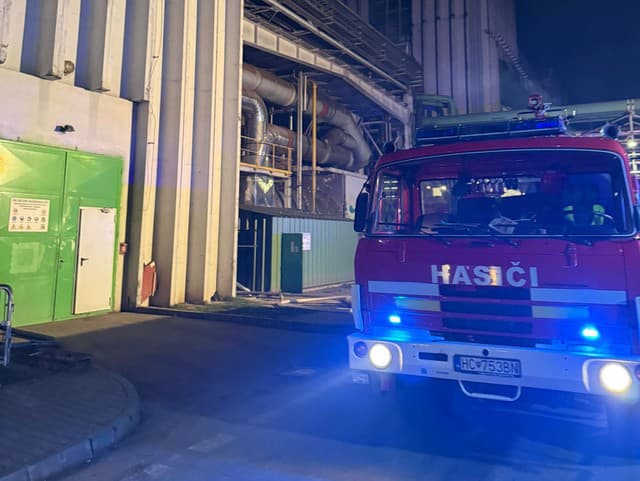 Hasiči od skorého rána