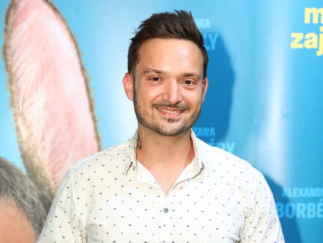 Papp sa roky dištancuje