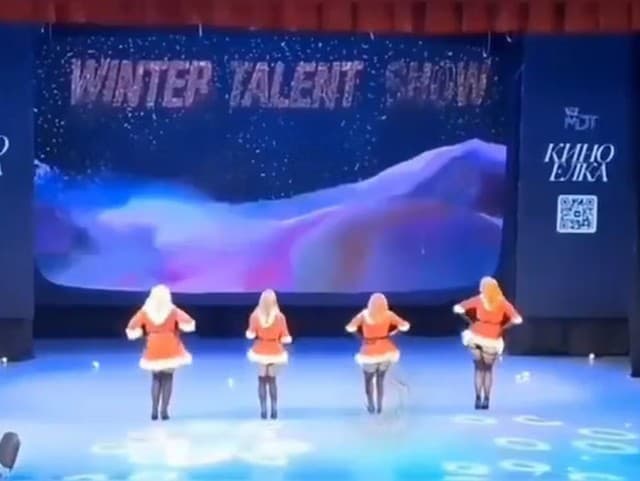 Snehulienky predviedli erotický tanec