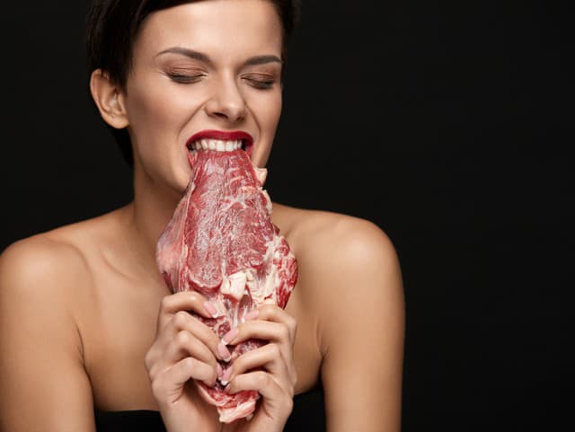 Denne zje takmer kilogram